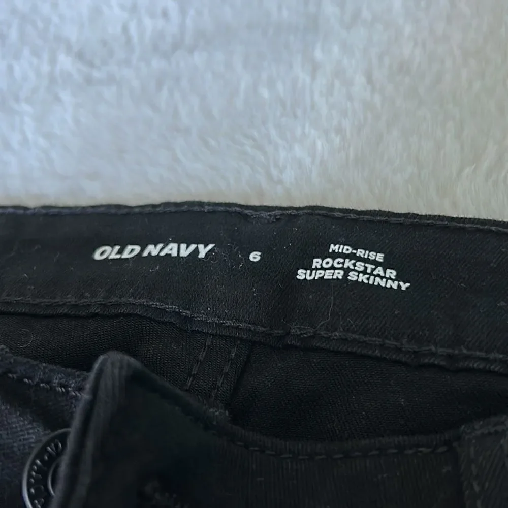 Old Navy Midrise Rockstar Super Skinny Black Jeans (Women's size 6) - Picture 6 of 8
